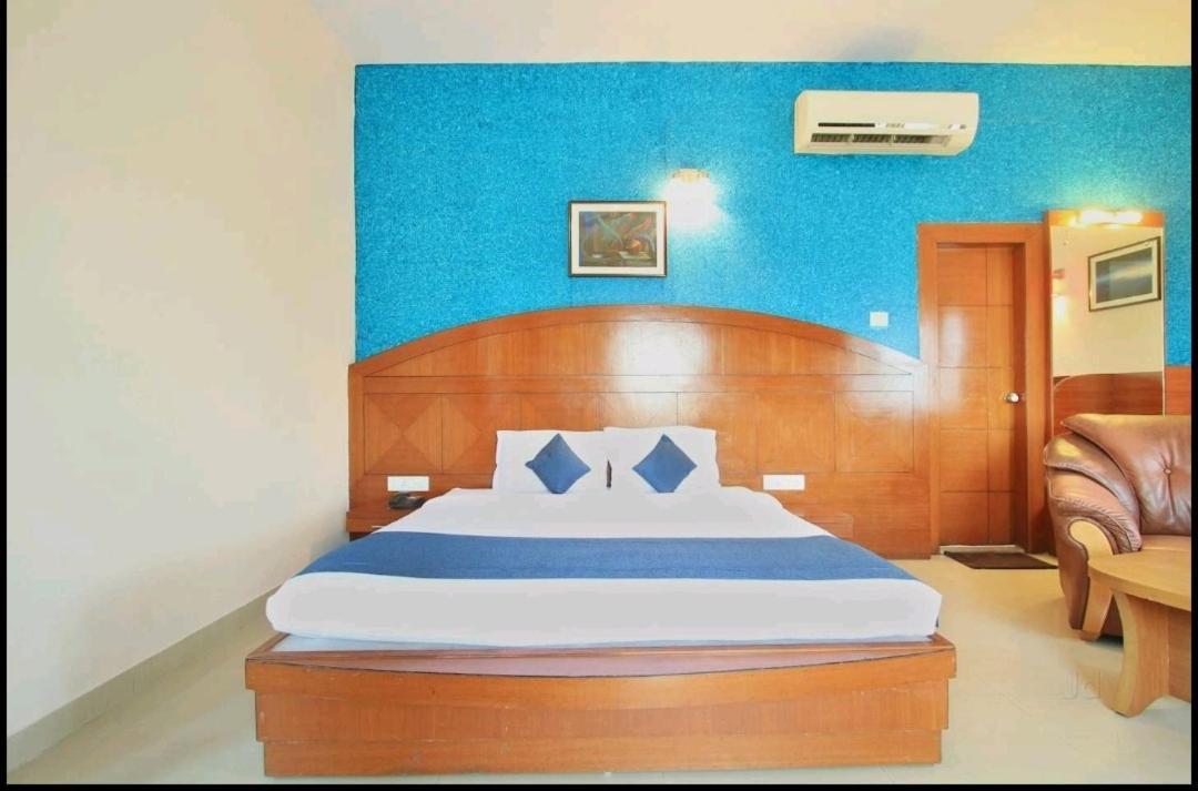 Hotel Stay By The Way Mysore Exteriör bild