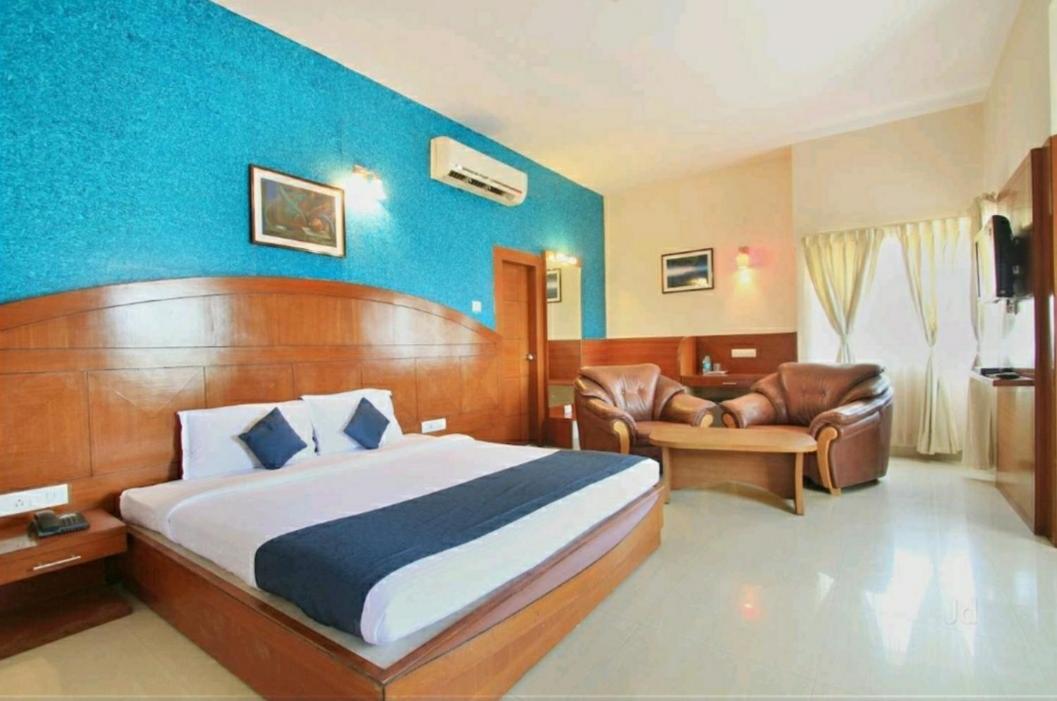 Hotel Stay By The Way Mysore Exteriör bild