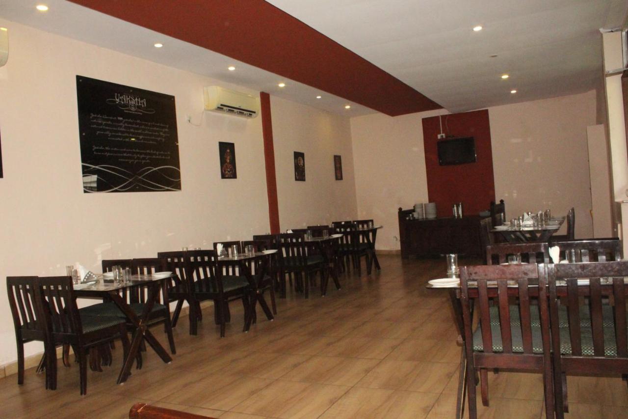 Hotel Stay By The Way Mysore Exteriör bild