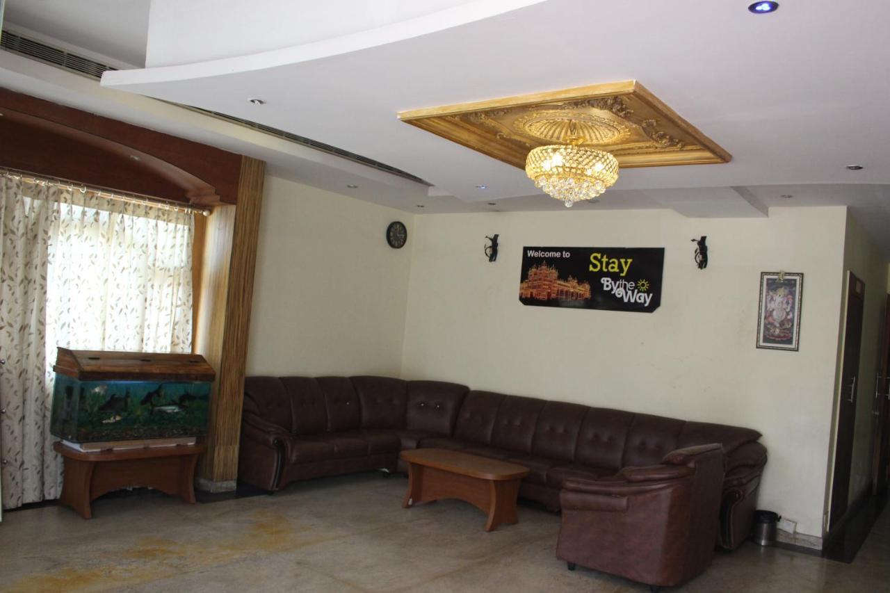 Hotel Stay By The Way Mysore Exteriör bild