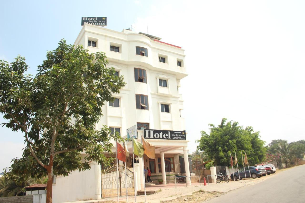 Hotel Stay By The Way Mysore Exteriör bild