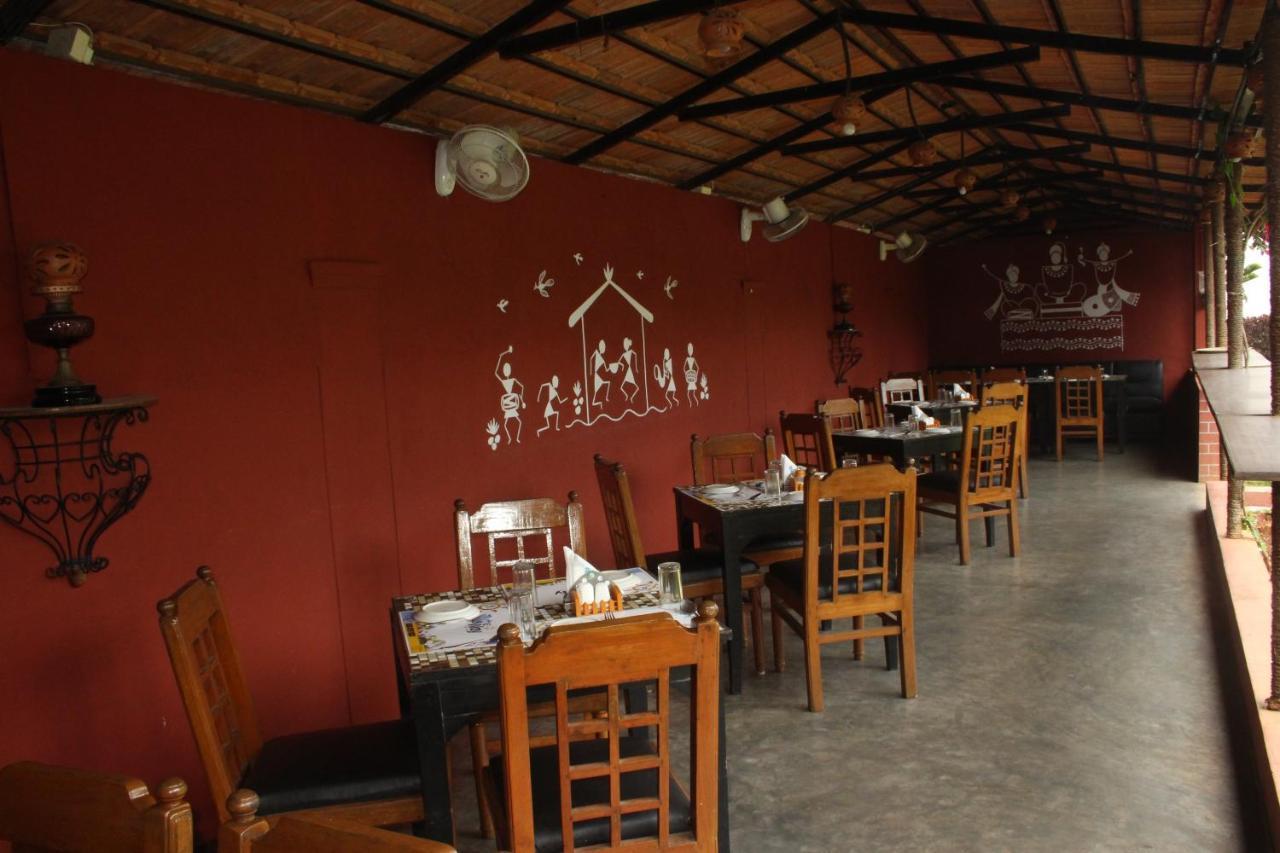 Hotel Stay By The Way Mysore Exteriör bild